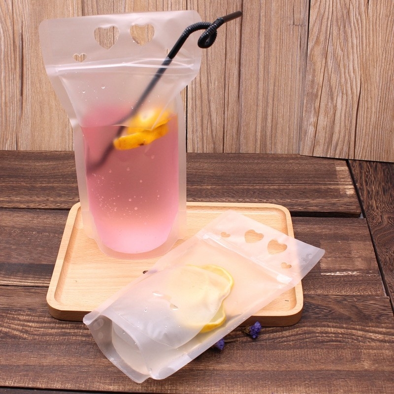 750ml, 1000ml Customized Standing Translucent Drink Pouch bag With Straw, full color printing