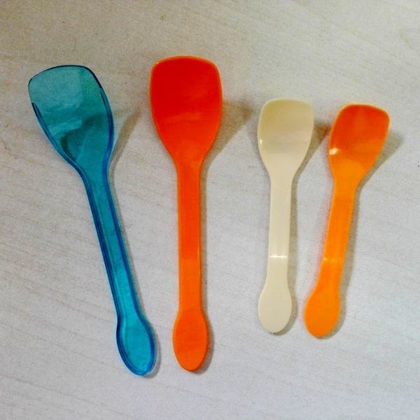 Long Handled Plastic Ice Cream Spoons , Mini Ice Cream Serving Spoon Food Grade Material